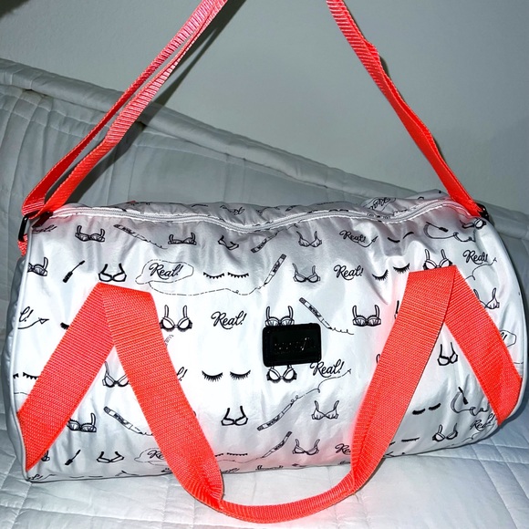 🛟 BENEFIT COSMETICS Weekender/Gym Duffle Bag - Picture 10 of 11